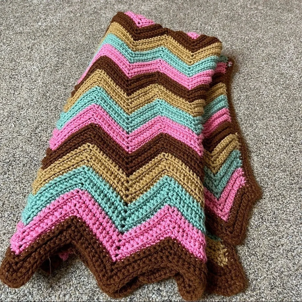 Vintage Zig Zag Chevron Afghan Throw Blanket Pink Blue Brown Lap Blanket 48 x 51